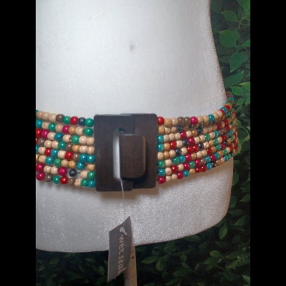 Wet Seal Beaded Belt with Wooden Buckle Sz L - Picture 4 of 4